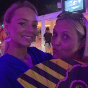 Sacha Parkinson Instagram - The queen of all queens 👑 Happy Mother’s Day! Thank you for being the most beautiful and selfless soul there is. I love you dearly, you hilarious little human. I owe you everything 💖⚡️🌸