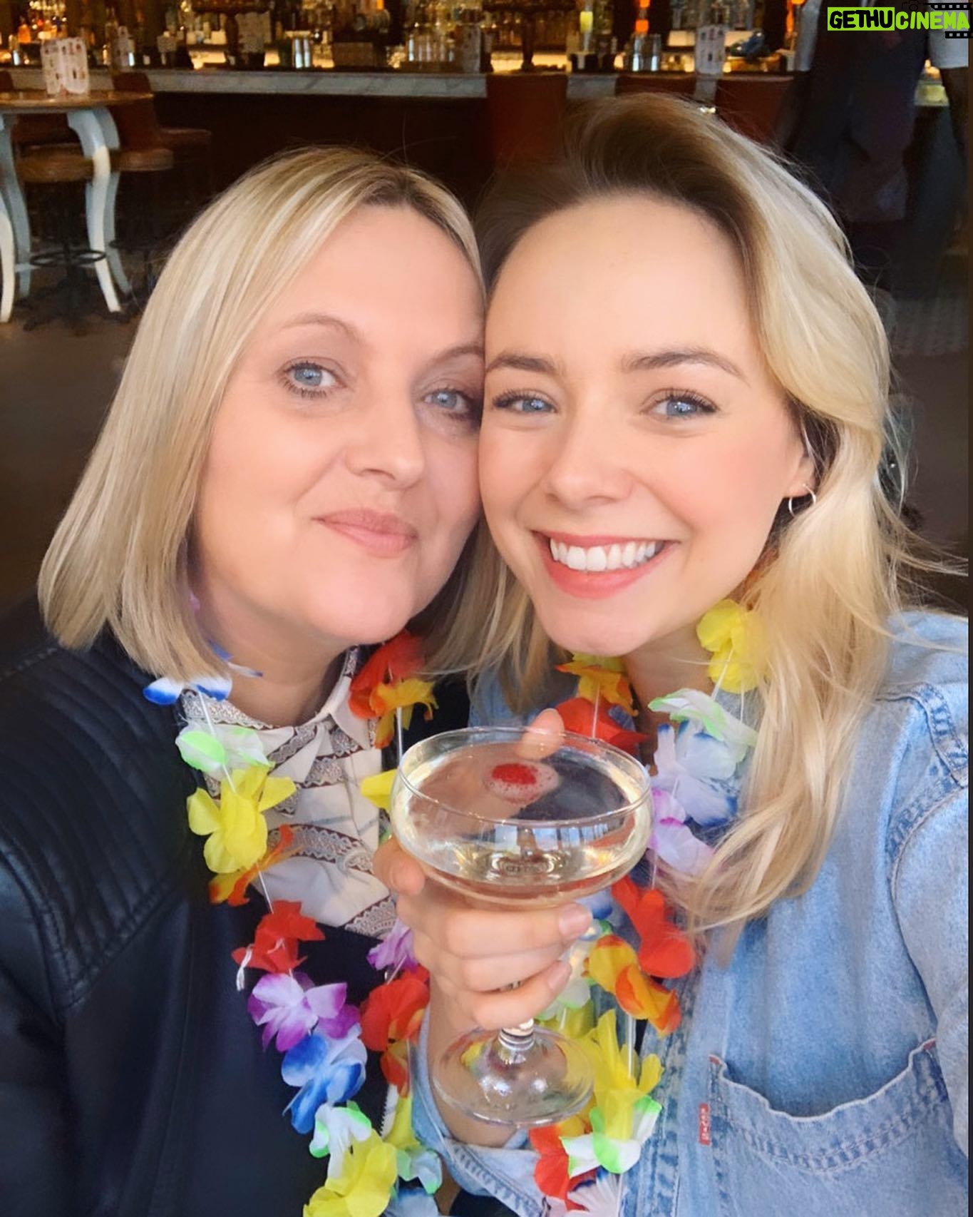 Sacha Parkinson - 3.5K Likes - I had the most gorgeous birthday! 🎈
Thank you to my beautiful family, boy and friends and to my wonderful new Band Of Gold family. You’ve all spoilt me rotten and treated me like a prin. Ly, x