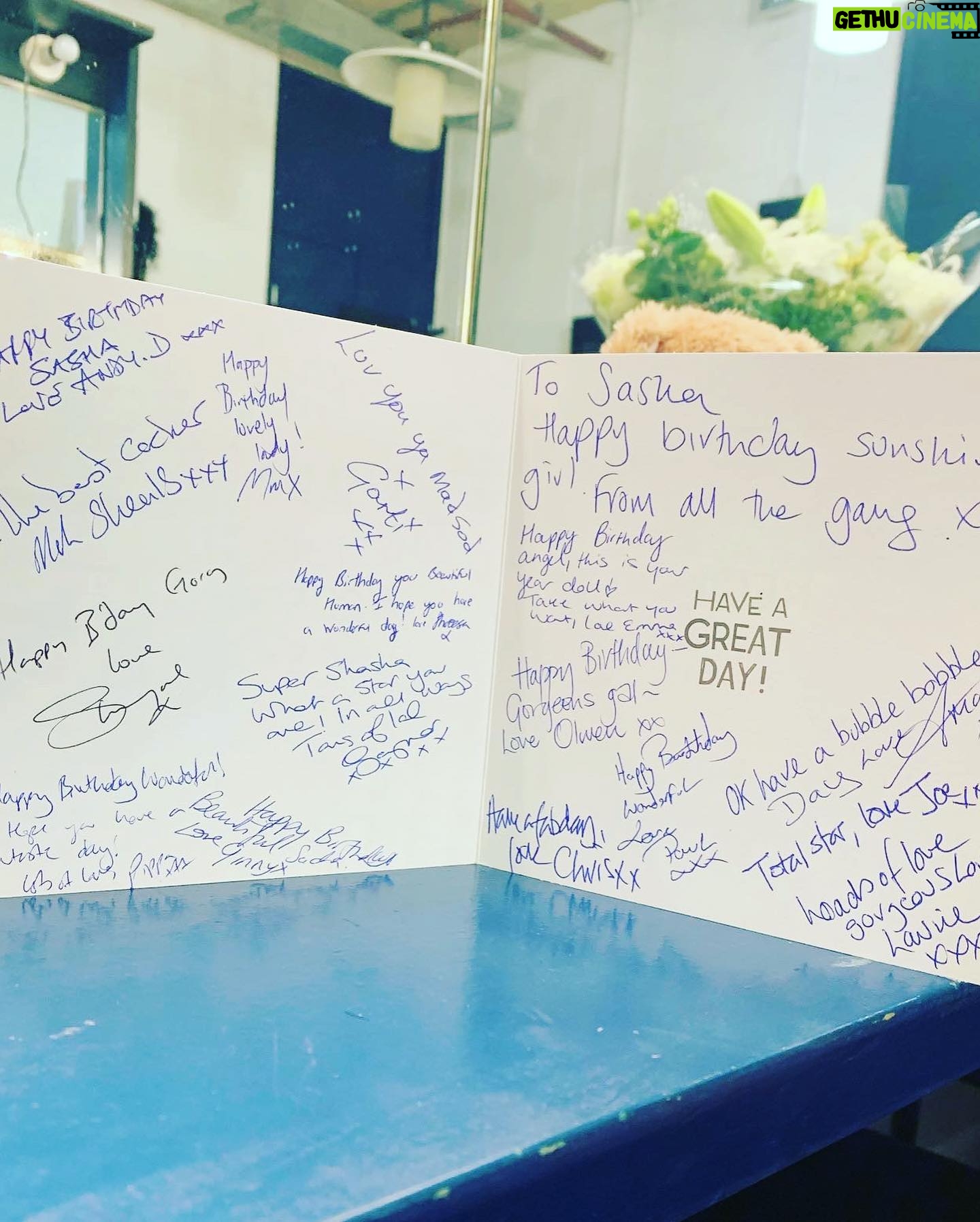 Sacha Parkinson - 3.5K Likes - I had the most gorgeous birthday! 🎈
Thank you to my beautiful family, boy and friends and to my wonderful new Band Of Gold family. You’ve all spoilt me rotten and treated me like a prin. Ly, x