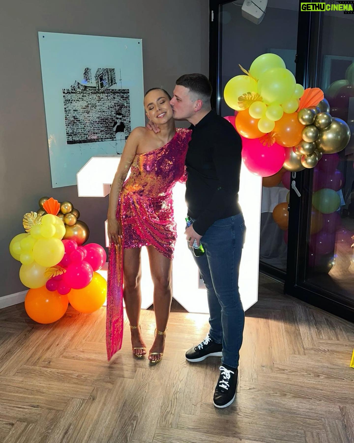 Sacha Parkinson - 2.7K Likes - ✨30 clurbbb✨
There’s nothing more humbling than a big ol’slap in the face from covid after the best fkin night. She’s been bed ridden for dayzzzz 💁🏼♀️✨ Thank you so much for all the birthday love, ya bunch of sexpots. Feeling extremely lucky 🧡💖💚
A special thank you to these phenomenal people..
Venue dressing @bowliciousvenuedressers
Balloons @secretgardenballoons
Cupcakes @thewakeybakery
Cake @nicolajanderton
Dress @nadinemerabi
Hair colour @tommyjtaylorr_hair
Hair up @millieandersonelysium
Make up @_myskinstory
Nails @gmfnails
Tan @harperbellebeautyandtanning
Angel on earth @motherreillys_
Angel on earth @leigh.farrow
🧡💖💚🧡💖💚🧡💖💚🧡💖💚