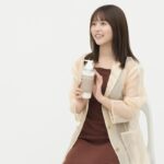 Sachika Nitta Instagram - おふろでOFFろう！🤍 この度、新商品シャンプー「OFFLO」のアンバサダーに就任いたしました。 美容・健康の一環で、ヘアケアも徹底してきて 良かったし、心からお勧めできる商品に出会えて嬉しい... ! リラックスしたいときは、リゾートのオフ体験を自宅で味わえる「OFFLO」 で間違いなし😌 1日の終わりに、熱や紫外線、摩擦、スタイリング、カラーやパーマなど日常生活でおつかれの髪がOFFできる。 そして、本格的なサロン専売で大人気の高級ヘアケアブランドの成分をベースに改良したものが、なんとお手頃価格で購入できる！ 毎日のケアでサロン帰りみたいな仕上がりになるし、コスパもタイパも良いのです🙈 ヘアケアオタクとしては、ヘマチンとケラチンが入っとるから、ダメージケアだけじゃなくってヘアカラーの持ちがいいのが推し。 簡単にもこもこ泡立ってくれるし、シャンプー後のサッパリ感が好き✨ アジアンリゾートを想起させるリラックスリゾートの香りに癒されています💆🏼‍♀️🌿 【3月1日発売】全国のLOFTでもお買い求めいただけます🛒 見つけてやぁ〜〜っ 楽天1000円OFFやバリ島旅行が当たるキャンペーンも やっとるみたいよ✔✔ 詳しくはWEBやSNSをチェック✌🏽 OFFLO公式Instagram @offlo_official #PR #OFFLO #オフロ