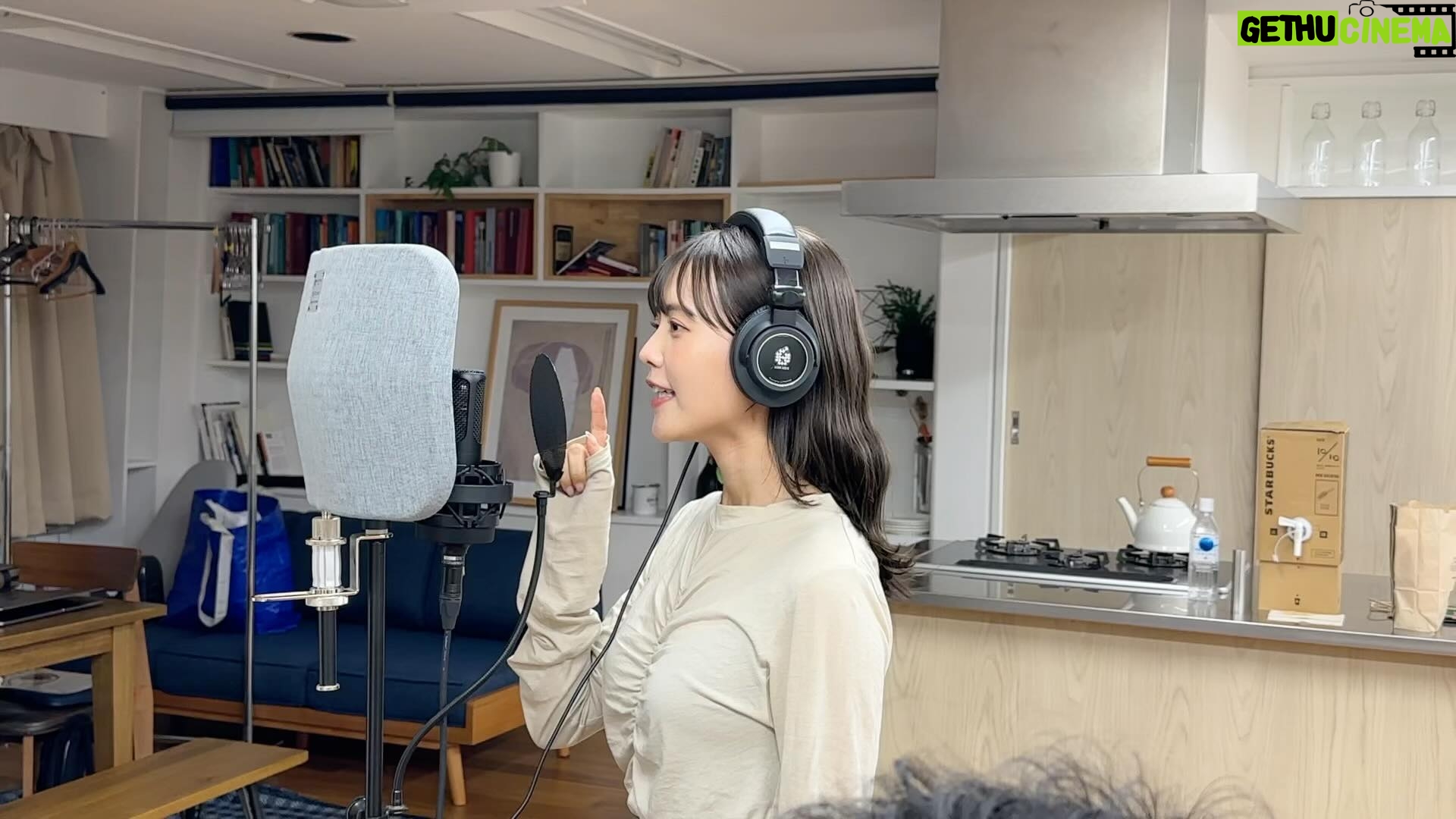 Sachika Nitta Instagram - お知らせです🏘️✨ 本日から放映の お部屋探しアプリCANARY のテレビCMに出演させていただいております。 家族もよく見とったCMに…嬉しい。 CMで歌わせていただいたのは初めて!笑 この動画以外にも全6パターンあるので是非お楽しみに〜! ご存知の方もおるかもしれんけど… 特にダンスが下手っぴ😳 撮影当日は振付師さんにも支えていただきながら無事楽しく撮影を終えました🫶🏾 やから、みんなも観てみまっしね! ほんで、使ってみまっしまー! 地元の方言使わせていただいたのも嬉しいなぁ♩ どきまぎなオフショットも、かなりイイ?笑 TVCM(石川・関西・福岡・新潟・愛媛)に加えて、TVer / AbemaTV / YouTube (GoogleAC) にて全国配信です🦜
