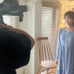 Sachika Nitta Instagram - お知らせです🏘️✨ 本日から放映の お部屋探しアプリCANARY のテレビCMに出演させていただいております。 家族もよく見とったCMに…嬉しい。 CMで歌わせていただいたのは初めて！笑 この動画以外にも全６パターンあるので是非お楽しみに〜！ ご存知の方もおるかもしれんけど… 特にダンスが下手っぴ😳 撮影当日は振付師さんにも支えていただきながら無事楽しく撮影を終えました🫶🏾 やから、みんなも観てみまっしね！ ほんで、使ってみまっしまー！ 地元の方言使わせていただいたのも嬉しいなぁ♩ どきまぎなオフショットも、かなりイイ？笑 TVCM（石川・関西・福岡・新潟・愛媛）に加えて、TVer / AbemaTV / YouTube (GoogleAC) にて全国配信です🦜