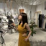 Sachika Nitta Instagram - 復刻アイテム、絶妙肌魅せワンピ🧙🏻‍♀️✨ 腹チラのアイコニックアイテム、 Side Open Flap Stitch Dressはもう来週発売やね♡ 2年前にsachatで初登場してから毎年即完しているアイテムを今年はVALLANらしく大人な微配色で帰ってきました♡おかえりっ♡ POPUPでも今年も完売、安定の人気で嬉しかったなぁ。 私の推しカラーは…やっぱりブラックかなぁ🐦‍⬛🐦‍⬛ 4.5枚目は去年、6枚目以降は一昨年の🗒️ 低身長さんも高身長さんも、きれいめさんもカジュアルさんもお楽しみいただけるアイテムです。 是非お見逃しなくっ✨ #VALLAN #VALLAN_2024ss