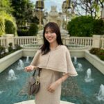 Sachika Nitta Instagram - シンガポールユニバ🎠🎠 ツイードワンピのベージュ選んで良かった☺️ こちらも明日発売日です♡ #VALLAN #VALLAN_2024ss