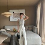 Sachika Nitta Instagram - I looove coco🥥🥥 このミニタンクの形が好きすぎる~♪ 私の中でこの夏大活躍や~♪ アヤンナ宮古島 @ayannamiyako さまにご招待いただきスイートのお部屋に宿泊させていただきました。 インテリアの色使いがまずとっても好み。 木の温もりを感じるんに、整頓されててスタイリッシュさも🪑 同じカーテン探したくなったけど、宮古島ならではの雰囲気やなぁって🙂‍↕️🙂‍↕️ フローティングの朝食もいただきました♡ パンケーキふわとろで美味しすぎ…！ #PR #ayannamiyako #miyakojima