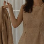Sachika Nitta Instagram - ご報告があります。 本日、Edomより2つのブランドを発表させていただきます✨ これまで育んできた“らしさを味方につける装い“に続き、新たな道へ一歩踏み出しました。 【VALLAN（バラン） @vallan.jp 】 柔和から生まれた、素直で類ないデザイン ばらばらで良い、人々の調和を保つ”バランス” “ざっくばらん”の語源 「ざっく」と「ばらり」 心の殻をざっくりと破って、ばらりとすてる 気取らず、心を曝け出す様子 “ざっく”を削いだ、“ばらん”と自由で緩やかな状態 バランスを取りすぎない、類ないあなたへ 【BORRAKE(ボラケ) @borrake.official 】 Borrakeの由来は、「朝ぼらけ」。 夜から朝へ、暗闇を抜け明るくなっていくその瞬間は 何色か断定できない、柔らかさや希望を帯びたニュアンスに満ちています。 その色は毎朝異なり、ひとつとして同じ空模様はありません。 このジュエリーを身につけた日は、自分らしく、どこか背筋が伸びるような気がする。 そんな瞬間の積み重ねができたら。 Borrakeのアイテムがあなたの“雰囲気“の一部になれたら。 周囲の人をふと惹きつけてしまう 簡単なようで難しい魅惑の “雰囲気“ へ、私たちは挑み続けます。 そして・・ 空けといてねって匂わせとったこと・・ ブランド初の合同【POPUP】を東京にて開催いたします👏🏽 イベントにお越しいただいた方に優先で、今季コレクションのお披露目・ご注文とさせていただきます。 Spring Summer Collection 2024 in Tokyo 【日付】 4月19日(金)〜4月21(日) 【営業時間】 10:00~20:00 【住所】 Swell Coffee Roasters 〒153-0051 東京都目黒区上目黒1丁目-11-1 OAKBLDGⅡ イベントのご予約・詳細はこちらから。 - https://select-type.com/rsv/?id=-ZMz4gt8_bs&c_id=338910 私も店頭にいるので、みなさまとお会いできること楽しみにしております🥰 ブランドのHPも是非ご覧ください♡ - VALLAN https://www.vallan.jp/ - BORRAKE https://borrake.com 自社ブランドとして関わること全てが新鮮で、この準備期間はあっという間でした。 それは、トンネルの向こうの光が見えない、何が正解かわからない日々。 ただただ手探りで自分に何ができるかを考える夜明けの時間を過ごしました。 そんな時に、朝ぼらけの景色が心に寄り添ってくれたり、私らしさと言われる持ち前のざっくばらんな性格で、今日を迎えることができたような気がします。 何より、繊維や紙材の工場様、HP制作様、ロゴデザイナー様、運送会社様、撮影チーム、スタッフ、家族、多岐に渡る関係者の皆様、世間知らずの若造の想いを真正面から純粋に受け入れてくださり、時には議論を交わしたりと、幾度もの想いとお時間をかけて拘りに辛抱強くお付き合いいただけたこと、本当に有り難い日々の連続でした。 0からのスタートに携わってくださった皆さま、心より感謝申し上げます。 未熟者ですが、皆様のお声を聞きながら、志を忘れず 挑み続けたいと思いますので、お力添え、お心添えいただけますと大変嬉しいです。 初めまして、VALLANとBORRAKEをどうぞよろしくお願いいたします🙇🏼 新田さちか
