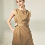 Sachika Nitta Instagram - 復刻アイテム、絶妙肌魅せワンピ🧙🏻‍♀️✨ 腹チラのアイコニックアイテム、 Side Open Flap Stitch Dressはもう来週発売やね♡ 2年前にsachatで初登場してから毎年即完しているアイテムを今年はVALLANらしく大人な微配色で帰ってきました♡おかえりっ♡ POPUPでも今年も完売、安定の人気で嬉しかったなぁ。 私の推しカラーは…やっぱりブラックかなぁ🐦‍⬛🐦‍⬛ 4.5枚目は去年、6枚目以降は一昨年の🗒️ 低身長さんも高身長さんも、きれいめさんもカジュアルさんもお楽しみいただけるアイテムです。 是非お見逃しなくっ✨ #VALLAN #VALLAN_2024ss