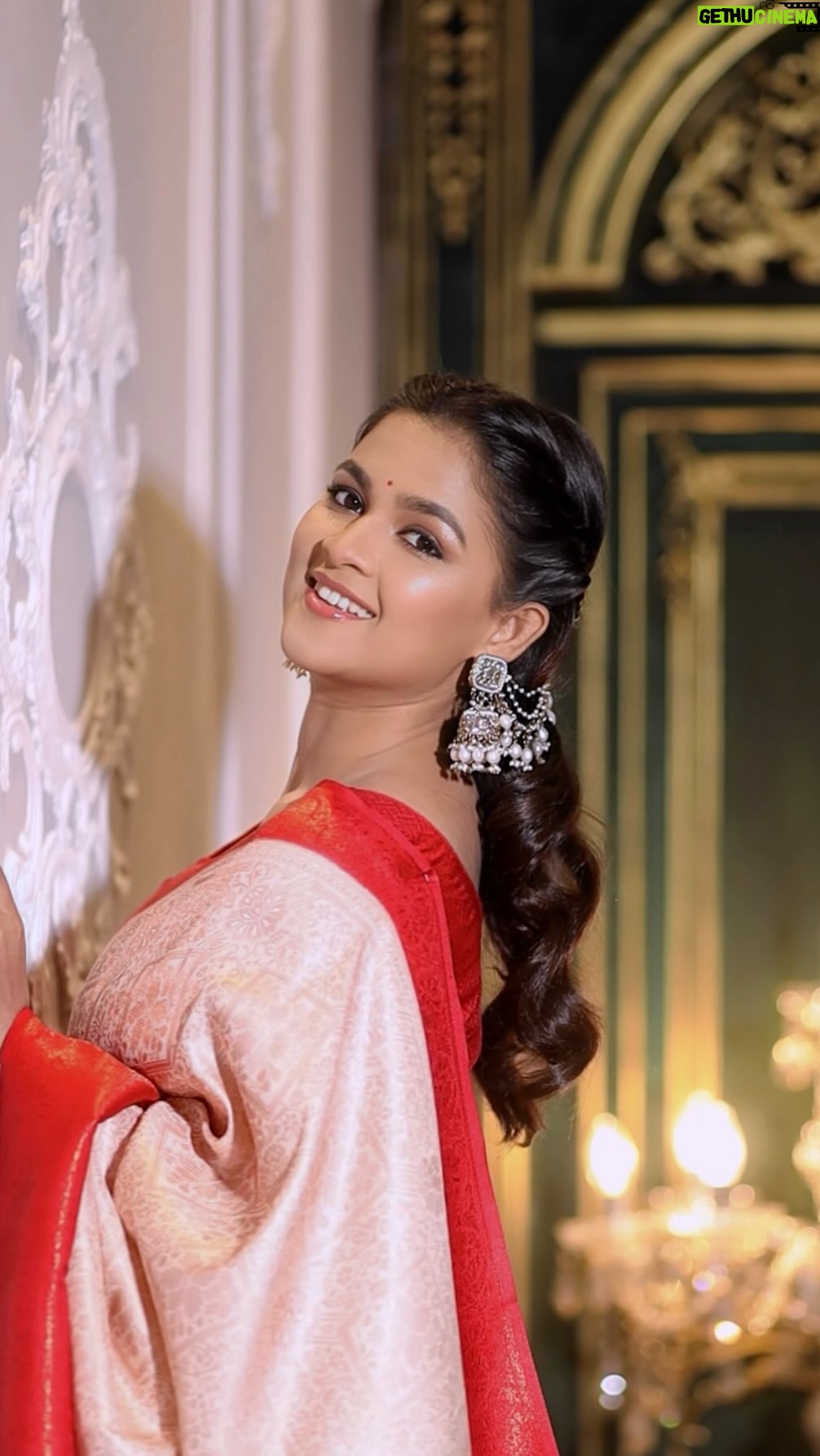 Sadia Ayman Instagram - Wearing @ayifuslifestyle | Makeover from @zahidkhanbridalmakeover | Earrings from @noyonabd | Reels by 📸 @zutons_snapshoot ❤️