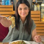 Sadia Ayman Instagram - First day at Thamel. I loved my first lunch in Nepal. Since, the first lunch was good i was hoping for the best places and best food to try them out. Loved the pictures, btw! ❤️🫰🏻
