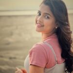 Sadia Ayman Instagram – Let the sun shine on your soul. ☀️ 💕