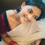 Sadia Ayman Instagram - তারপর? তার কথায় হেসে, লজ্জায় লাল হয়ে কাটিয়ে দেয়া যাবে এভাবেই কয়েকশ’ বিকেল ! 🌺