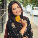 Sadia Ayman Instagram - 🖤🌼