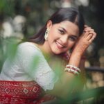 Sadia Ayman Instagram - শাড়ি : @__red_button__