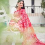 Sadia Ayman Instagram - শাড়ি : @__red_button__