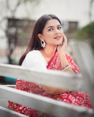 Sadia Ayman Instagram - শাড়ি :  @__red_button__