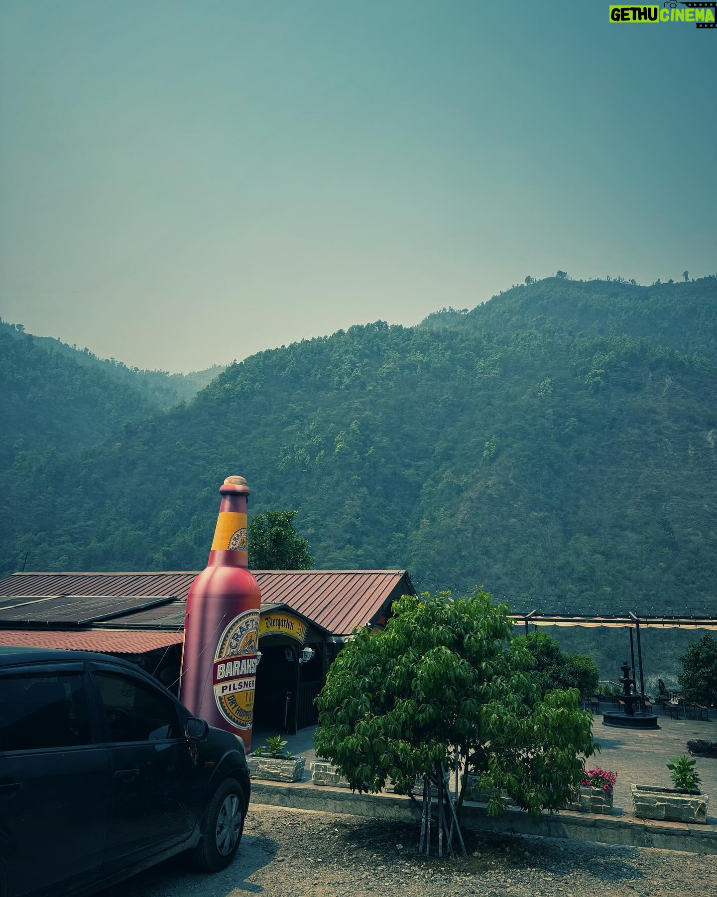 Sadia Ayman Instagram - Same day but two different places. It was a memorable journey of 8/9hrs by car from Kathmandu to Pokhara. Met some interesting characters, explored some places, tasted their authentic food and created a lot of memories! #missingnepal🇳🇵