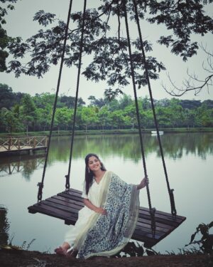 Sadia Ayman Instagram - Nourishing my soul in nature. 🌿🤍
