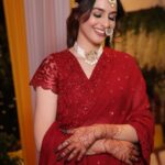 Sadia Khateeb Instagram - Issi jhoomar k neeche milegi shantiprriya ki laash 💫 🌸 Shot by - @storiesbythedal @faisalbhat111 Styled by - @shrushti_216 in @asopalav @rubans.in @oakpinionpr @swabhimannjewellery @nidhisablokjewellery @colatchofficial @make.upbyinsha @amit_brahmi #vibes #mehandi
