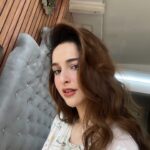 Sadia Khateeb Instagram - Doing my own make up and then flexing it 🫰