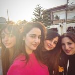 Sadia Khateeb Instagram - My constant for life, you guys have no idea how much I love you @rumysa_khateeb @parsamufti @afreenmufti 🫶🏻❤️ #happiestwithmygirls