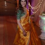 Sadia Khateeb Instagram – Sari ki sari mai saree mei π§ββοΈ
@swathiveldandi_official
styled by – @shrushti_216
Photographer – @storiesbythedal @faisalbhat111 πΈ
Hmu – @sana_chouhan_
Accessories- @nidhisablokjewellery @colatchofficial