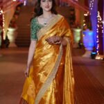 Sadia Khateeb Instagram – Sari ki sari mai saree mei π§ββοΈ
@swathiveldandi_official
styled by – @shrushti_216
Photographer – @storiesbythedal @faisalbhat111 πΈ
Hmu – @sana_chouhan_
Accessories- @nidhisablokjewellery @colatchofficial