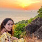 Sadia Khateeb Instagram - Some sea, sun and skies 🥥🌴