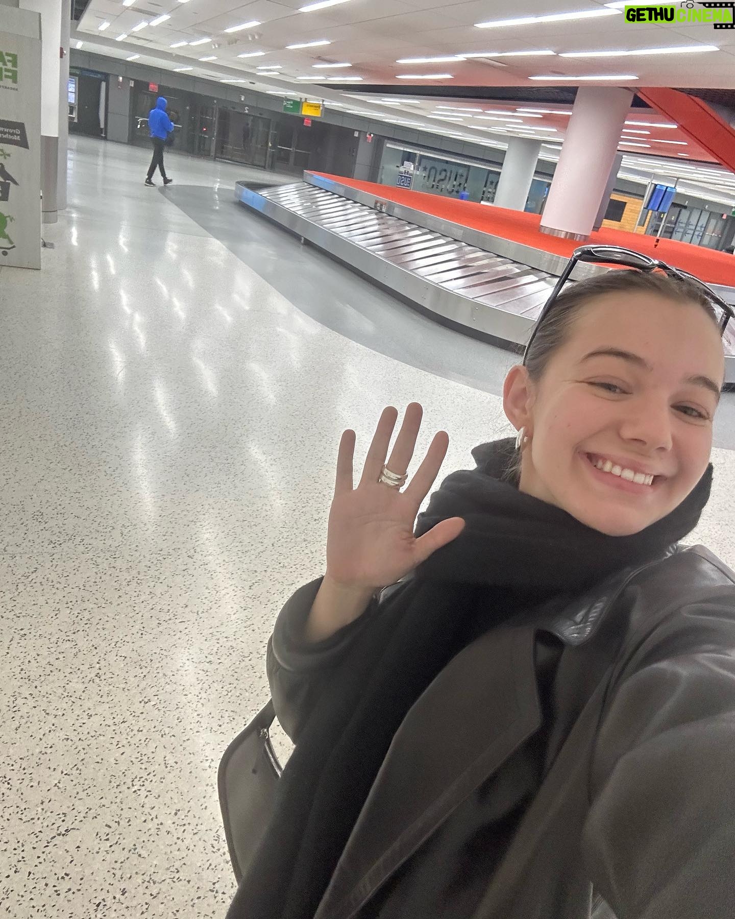 Sadie Calvano - 2.1K Likes - hi nyc!! 👼🏼