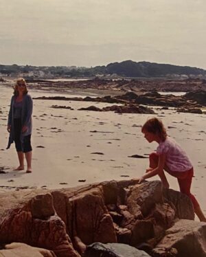 Sadie Soverall Instagram - Couldn’t be luckier !
Happy birthday mum ⭐️ love you to the moon (& back)
