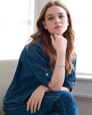 Sadie Soverall Instagram - ❤️ Vogue x Cartier stills

Thank you to @britishvogue, @cartier and @gregwilliamsphotography - what a joy and honour ! X

📸Thank you! 
@annahcstyle 
@naradkutowaroo 
@mirijanavasovic 
@personalpruk