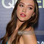 Sadie Stanley Instagram - NYC premiere night with the best group of people✨ Somewhere in Queens in theaters this Friday April 21st! Presale tickets available now!!