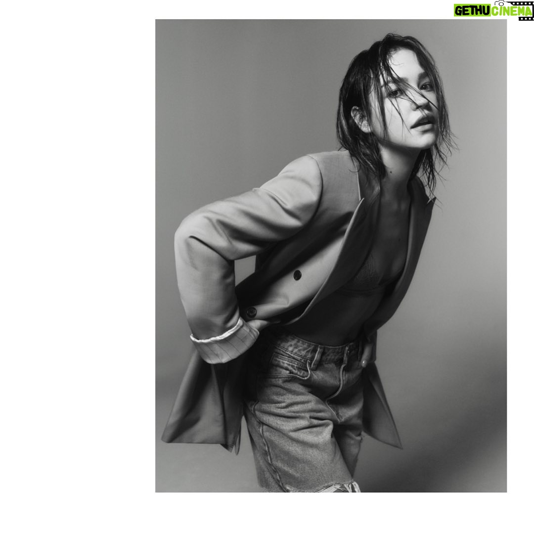 Sadie Stanley - 24.9K Likes - Who What Wear☁️🖤
thank you @whowhatwear for the lovely conversation! Link in my stories to read 📎
Writer: @jbake21
Photographer: @jonnymarlow
Hair: @rena.calhoun
Makeup: @karayoshimotobua
Styling: @highheelprncess