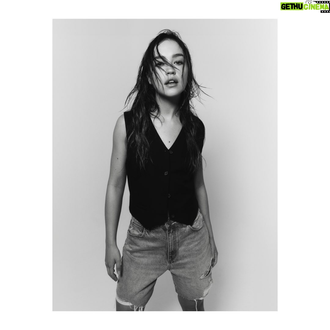 Sadie Stanley - 24.9K Likes - Who What Wear☁️🖤
thank you @whowhatwear for the lovely conversation! Link in my stories to read 📎
Writer: @jbake21
Photographer: @jonnymarlow
Hair: @rena.calhoun
Makeup: @karayoshimotobua
Styling: @highheelprncess