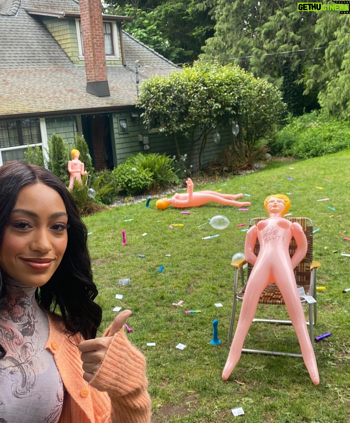 Sadie Stanley - 28.6K Likes - PREMIERE DAY 👍🏼🫡🤭
If you didn’t catch episodes 1 and 2 of @cruelsummer that aired on Freeform tonight you can stream them on Hulu at midnight!!
Thank you for watching!!!!!!
Episode 3 next Monday!!!