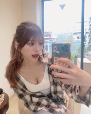 Sae Kanzaki Instagram - ようこそ一般女性が100kの世界🍑🍑🍑
ありがとうもう少しここにいさせて🤱🏻

👀 @futuro_eyelash 
💇🏻‍♀️ @taisei_kadota 
💅🏻 @naileye.pasha
🧖🏻‍♀️ @sorriso_ryuichi