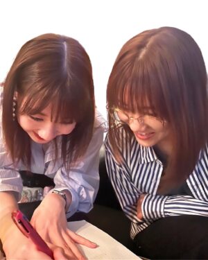 Sae Miyazawa Instagram - 🦒
はぴばーすでー🍰!!
最近一緒に過ごせる時間が増えて嬉しいです！
連チャンで会ってても
『もう会いたいなぁ』ってLINEくれるの嬉しいです！
多分だけど両思いだと思います！！
これからも笑顔や幸せや楽しい時間を分け合えっこしていきましょ！
あなたはすごいよ。
いつも、ありがとうね。💋
.
#主役左側っぽいけど右の方ね
#きゃしちゃん
#いつも私たちの写真を撮ってくれる親友よありがとう
#さえゆき 🤗