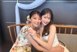 Saeko Kamimura Instagram - .
.
先日、同期の宇内アナの結婚式がありました。

梨沙とは大学一年生の時からの付き合いなので、
会ったことはなくても話しで聞いたことがある
参列者の方ばかり✨
みんなでお揃いのシャツやワンピースを着て、
心温まる素敵な時間を共有することができました☺️🌺

親友が同期でもあるなんて、どれだけ心強いことか。
入社10年目ですが、一緒に採用してくれたTBSにも
梨沙にも、感謝の気持ちは増すばかりです✨
私にとっても幸せな一日になりました😊