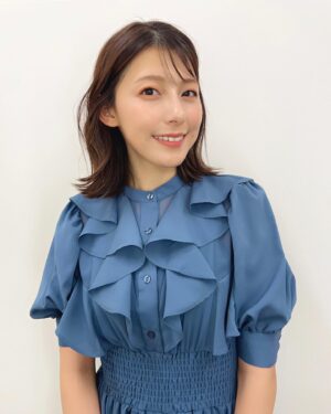 Saeko Kamimura Instagram - .
.
今日から2月がスタート。
おすすめ番組を紹介するPick up!  BS-TBSは、
こちらの衣装とヘアメイクです。

アクセサリーはつけず、
ヘアピンスタイルにしてもらいました☺️

今月もよろしくお願いします！