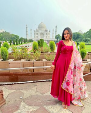 Sahana Shetty Instagram - Wah Taj🤍

#sahanian #sahanashetty #tajmahal #delhidairies #wahtaj #wondersoftheworld