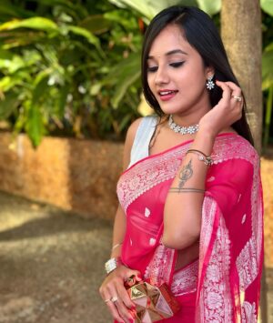 Sahana Shetty Instagram - 💗

Saree: Mysore Silk Udyog

#sahanian #sahana_shetty #instapost #instsgood