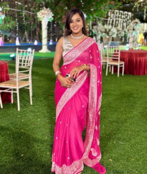 Sahana Shetty Instagram - 💗

Saree: Mysore Silk Udyog

#sahanian #sahana_shetty #instapost #instsgood