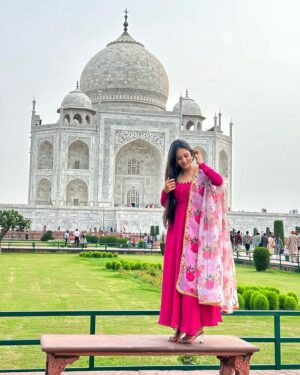 Sahana Shetty Instagram - Wah Taj🤍

#sahanian #sahanashetty #tajmahal #delhidairies #wahtaj #wondersoftheworld