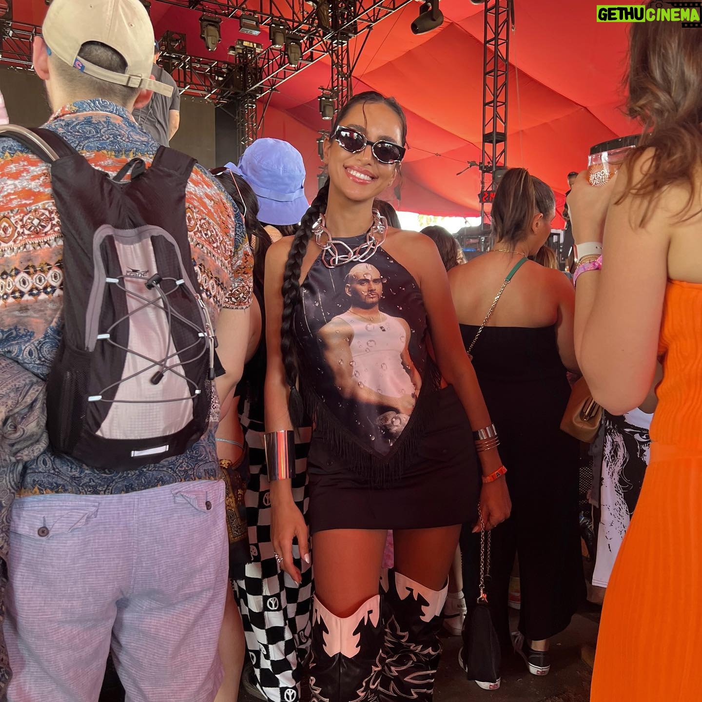 Sahar Golestani Instagram - Weekend ✌🏽day ✌🏽 | #coachella . . S/o @trashyclothing for the perfect top 😎