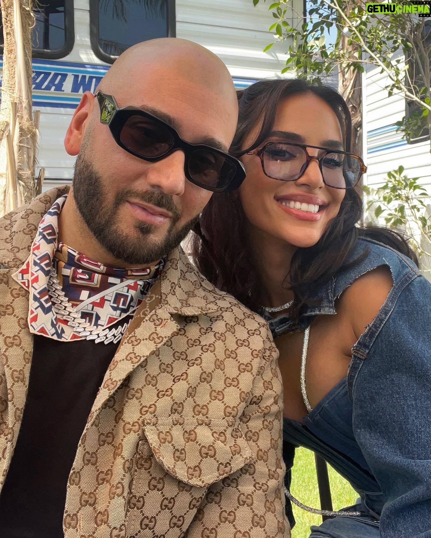 Sahar Golestani Instagram - Coachelly😏 Elychella 🤭 So proud of my lil sis!