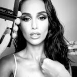 Sahar Golestani Instagram - Hi from the glam chair 😎 | last one I swear, maybe. I might be lying - depends what @stephenmoleskibeauty sends me 😂 . Hair magic @tsunoorlater 💄 makeup @stephenmoleskibeauty