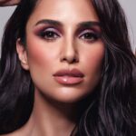 Sahar Golestani Instagram - Butterfly 🦋 ENERGY - @sahargolestani Makeup by me @stephenmoleskibeauty Photography- @michaelstewartofficial Hair - @tsunoorlater Makeup Breakdown Eye liner - @shiseido Eyes shadows- @sigmabeauty & @cozzettebeauty Lashes - @ardellbeauty Foundation- @hourglasscosmetics Concealer - @jouercosmetics Powder @givenchybeauty Liquid Blush - @madebymitchell Powder Blush - @patmcgrathreal Bronzer/ contour - @patricktabeauty Glow - @kevynaucoin Lipstick & liner - @anastasiabeverlyhills Gloss- @diorbeauty Brushes - @mykitco Sponge - @beautyblender #stephenmoleskibeauty #stephenmoleski #reels #makeuptutorial #purpleeyeshadow