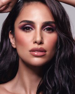 Sahar Golestani Instagram - Butterfly 🦋 ENERGY - @sahargolestani Makeup by me @stephenmoleskibeauty Photography- @michaelstewartofficial Hair - @tsunoorlater Makeup Breakdown Eye liner - @shiseido Eyes shadows- @sigmabeauty & @cozzettebeauty Lashes - @ardellbeauty Foundation- @hourglasscosmetics Concealer - @jouercosmetics Powder @givenchybeauty Liquid Blush - @madebymitchell Powder Blush - @patmcgrathreal Bronzer/ contour - @patricktabeauty Glow - @kevynaucoin Lipstick & liner - @anastasiabeverlyhills Gloss- @diorbeauty Brushes - @mykitco Sponge - @beautyblender #stephenmoleskibeauty #stephenmoleski #reels #makeuptutorial #purpleeyeshadow