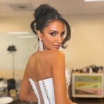Sahar Golestani Instagram - A moment for my glam💋! @ash_kholm blessed my face 😭. My makeup did not move all day and night, it was magic ✨ . . Hair @eliaraadelia 📸 @megankelleyphotography Robe @inna.els