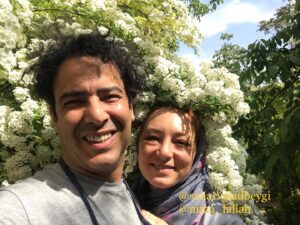 Sahar Valadbeygi Instagram - زندگی هم روی تاریک دارد و هم روی روشن.
چون دنیای نسبیت ، اصولا از سایه روشن‌ها درست شده است.

اگر اجازه دهید افکارتان روی زشتی‌ها تکیه کند،پس از مدتی خودتان هم زشت خواهید شد.
سعی کنید فقط خوبیهای هر چیزی را ببینید، و کیفیت زیبایی را جذب کنید.

#پارام_هانس_یوگاناندا 
او کجاست؟
‏@hekmat_e_khamoushi

#زندگی #سایه #روشن #زیبا #خانه #افکار #خوب #من #تو #ما #نیمافلاح #سحرولدبیگی #گل